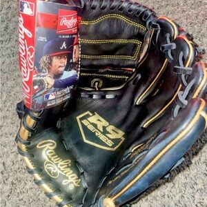 Rawlings Black and Yellow Baseball Glove R9